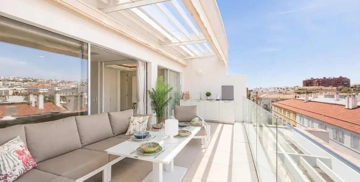Продажа апартаментов на среднем этаже в Estepona 1