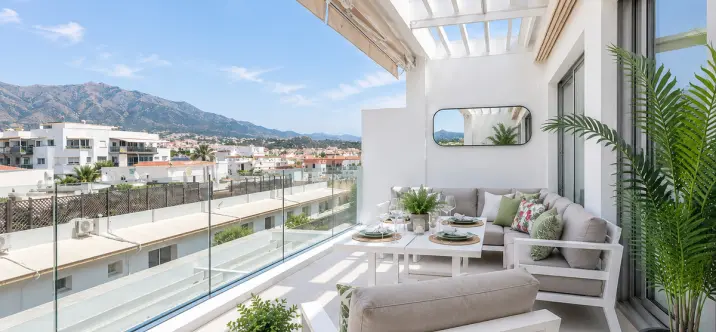 Продажа апартаментов на среднем этаже в Estepona 1