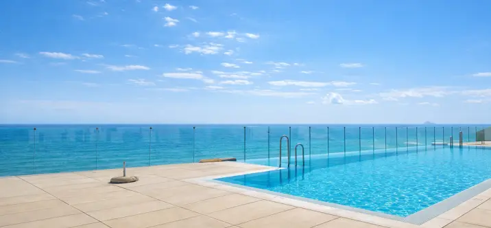 Продажа апартаментов на среднем этаже в Estepona 2
