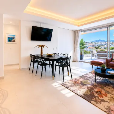 Продажа апартаментов на среднем этаже в Estepona