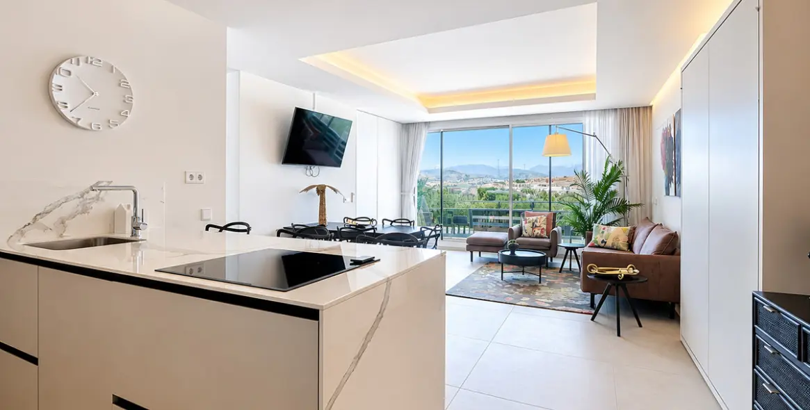 Продажа апартаментов на среднем этаже в Estepona 5