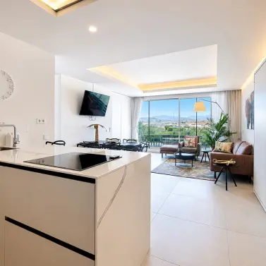 Продажа апартаментов на среднем этаже в Estepona