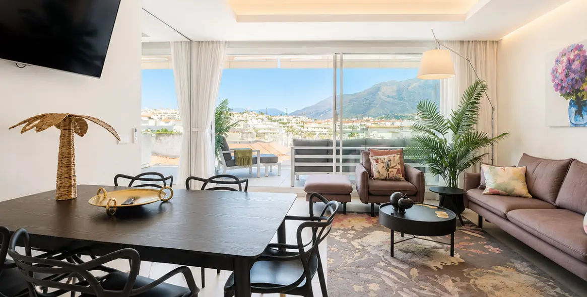 Продажа апартаментов на среднем этаже в Estepona 6
