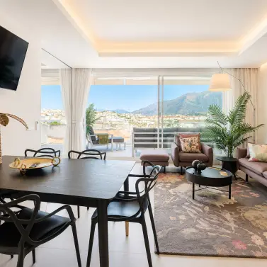 Продажа апартаментов на среднем этаже в Estepona