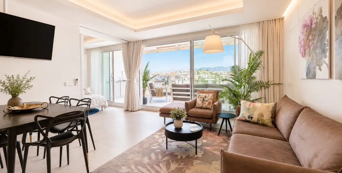 Продажа апартаментов на среднем этаже в Estepona 14