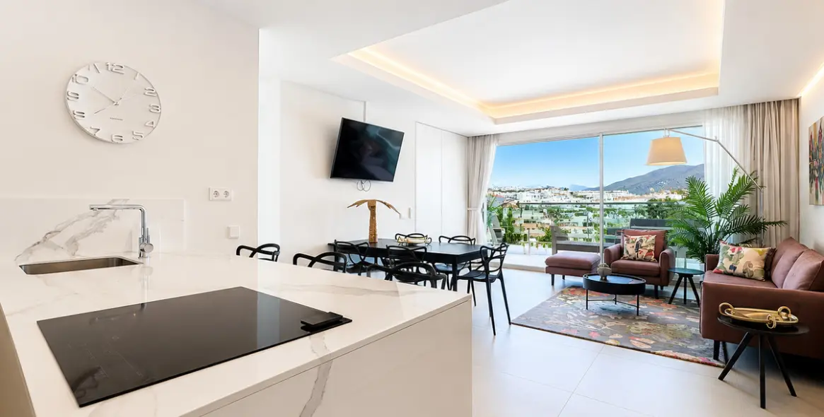 Продажа апартаментов на среднем этаже в Estepona 16