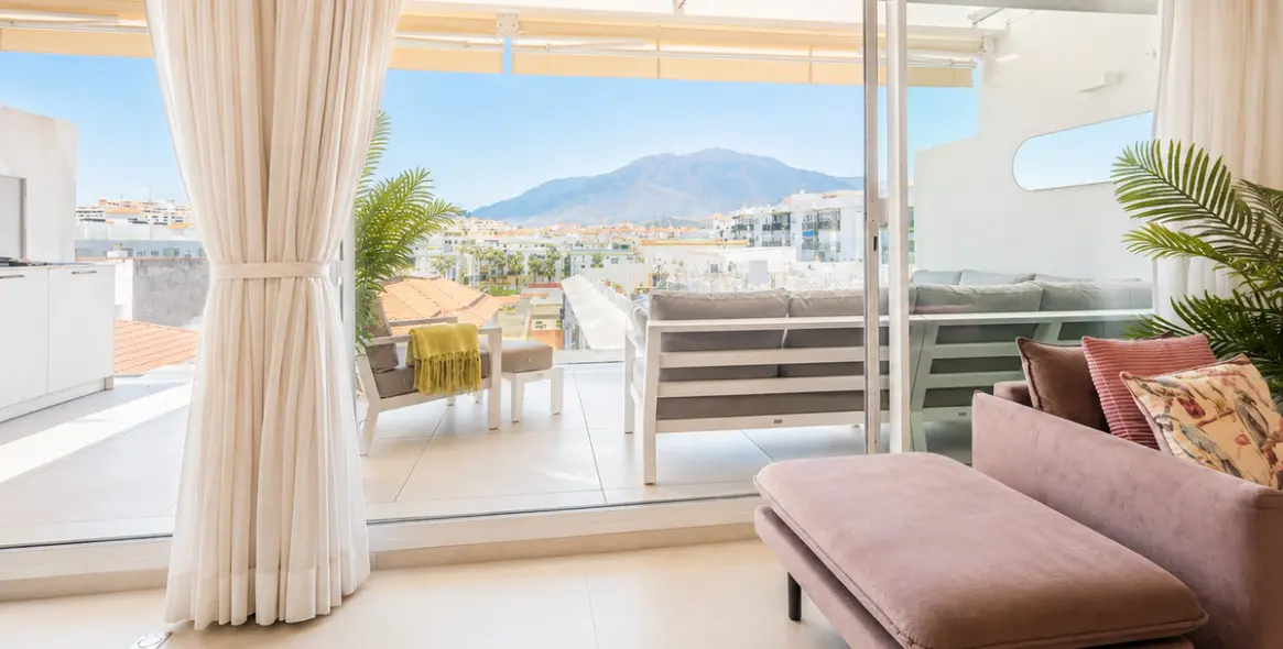 Продажа апартаментов на среднем этаже в Estepona 17