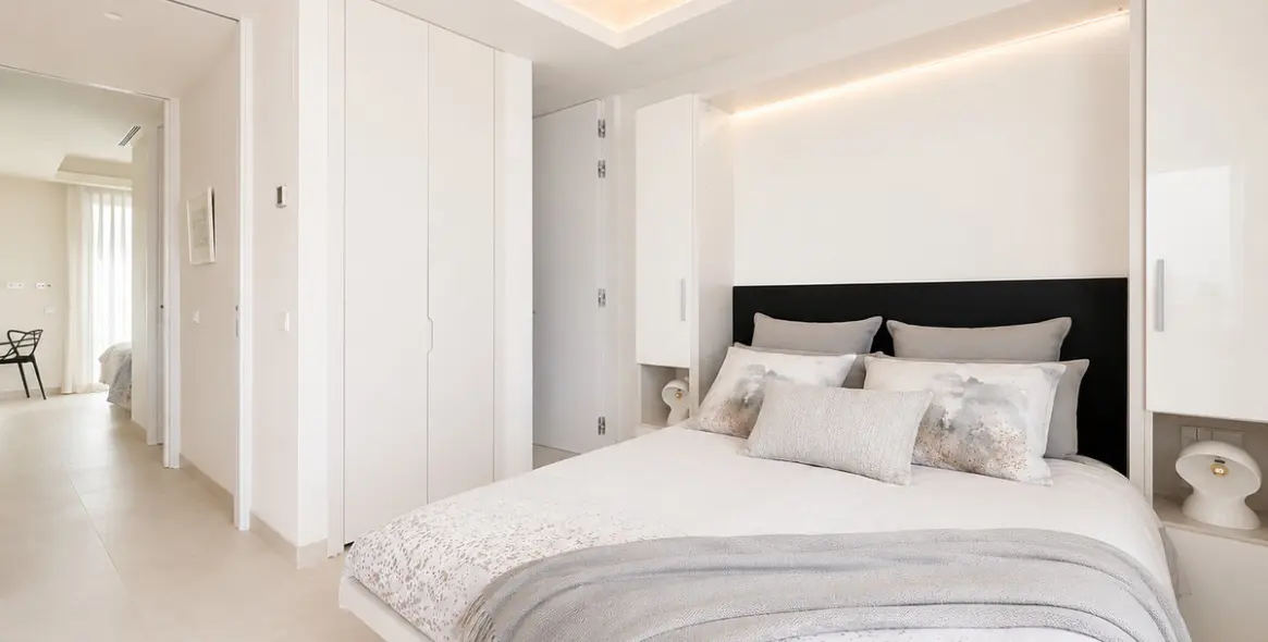 Продажа апартаментов на среднем этаже в Estepona 26