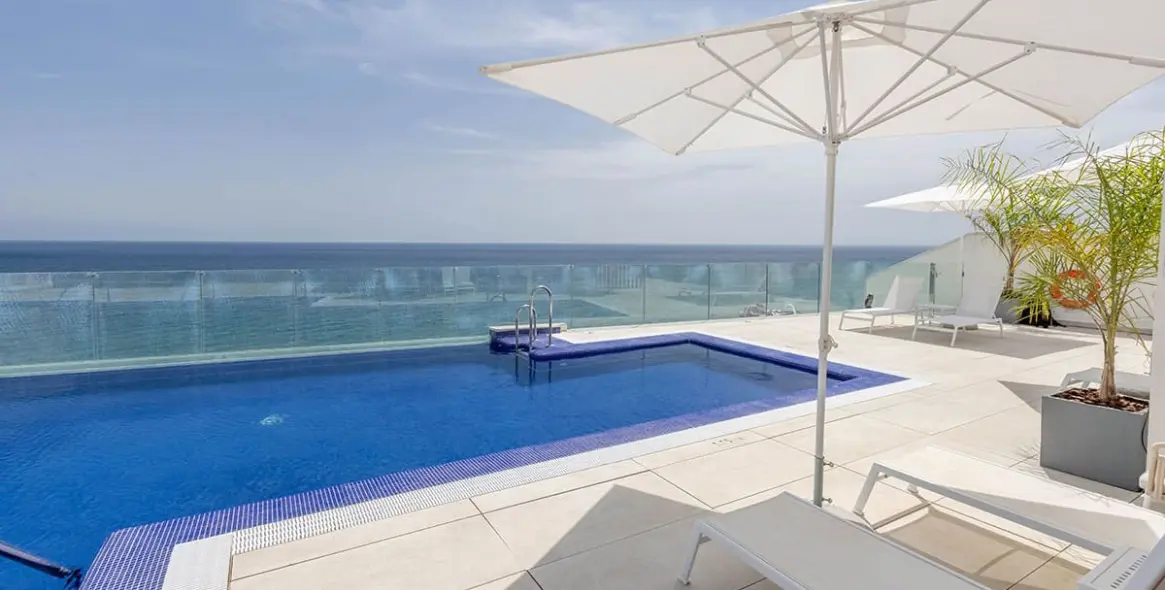 Продажа апартаментов на среднем этаже в Estepona 48