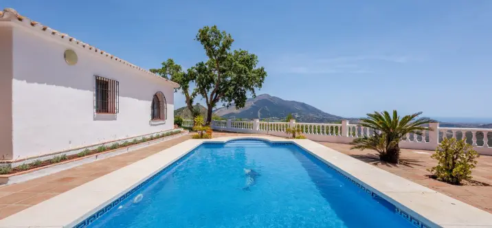 Venta de villa independiente en Coín 4