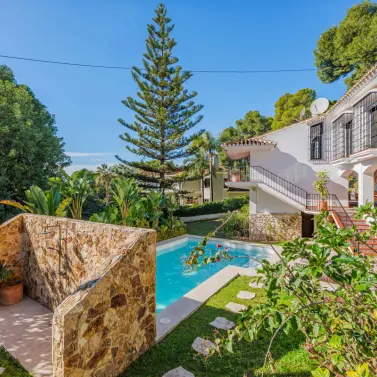 Venta de villa independiente en Pinares de San Anton