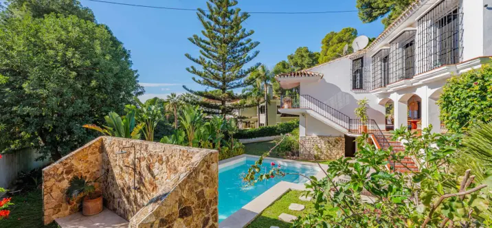 Venta de villa independiente en Pinares de San Anton 0
