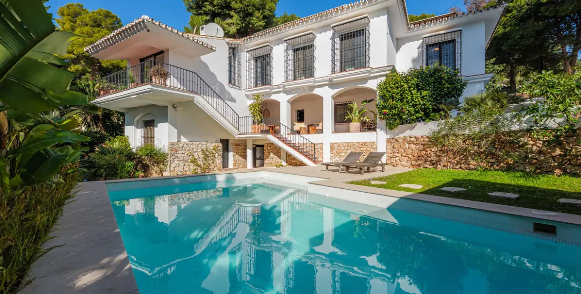 Venta de villa independiente en Pinares de San Anton 2