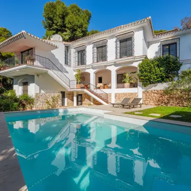 Venta de villa independiente en Pinares de San Anton