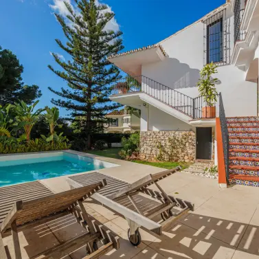 Venta de villa independiente en Pinares de San Anton