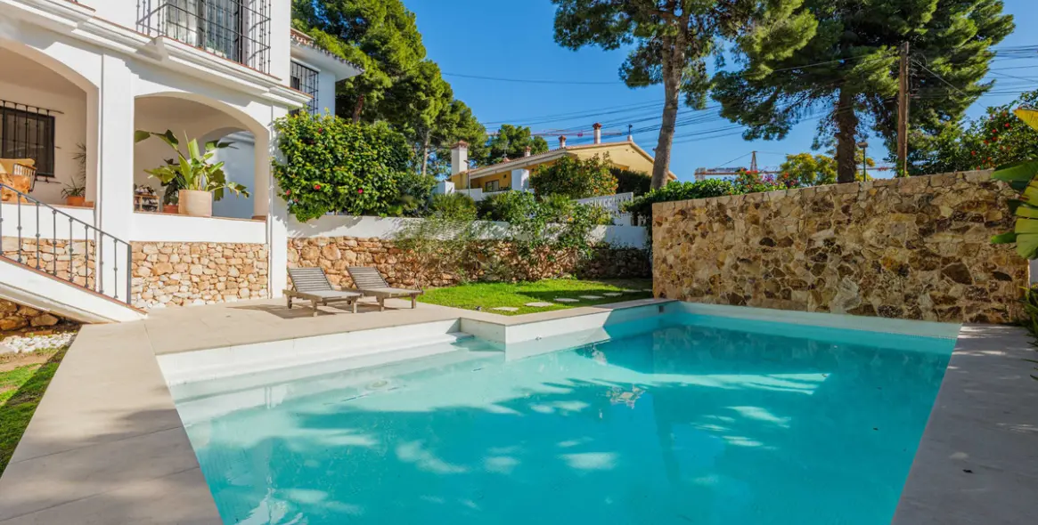 Venta de villa independiente en Pinares de San Anton 6