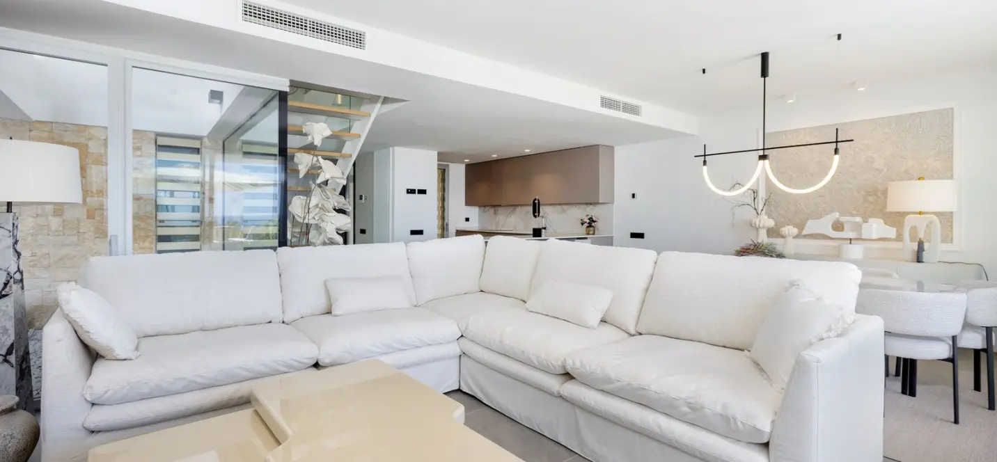 Sale of townhouse in Estepona 1