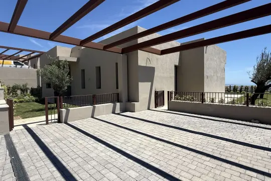 Image 6 thumb