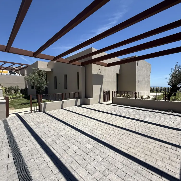 Sale of detached villa in Benahavís