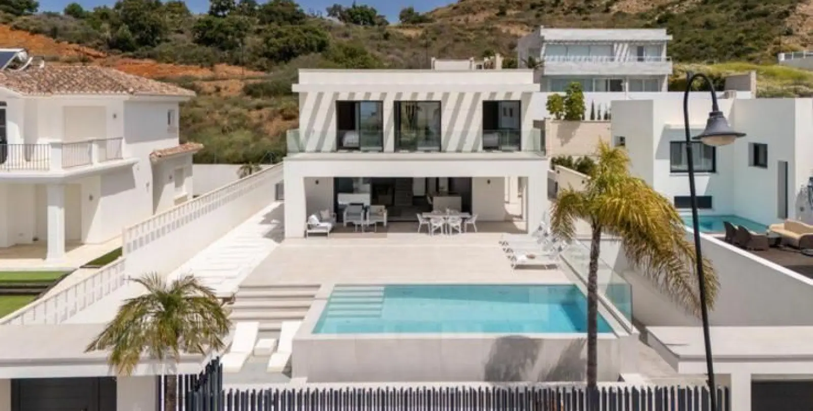 Продажа  отдельно стоящей виллы в La Cala de Mijas 2