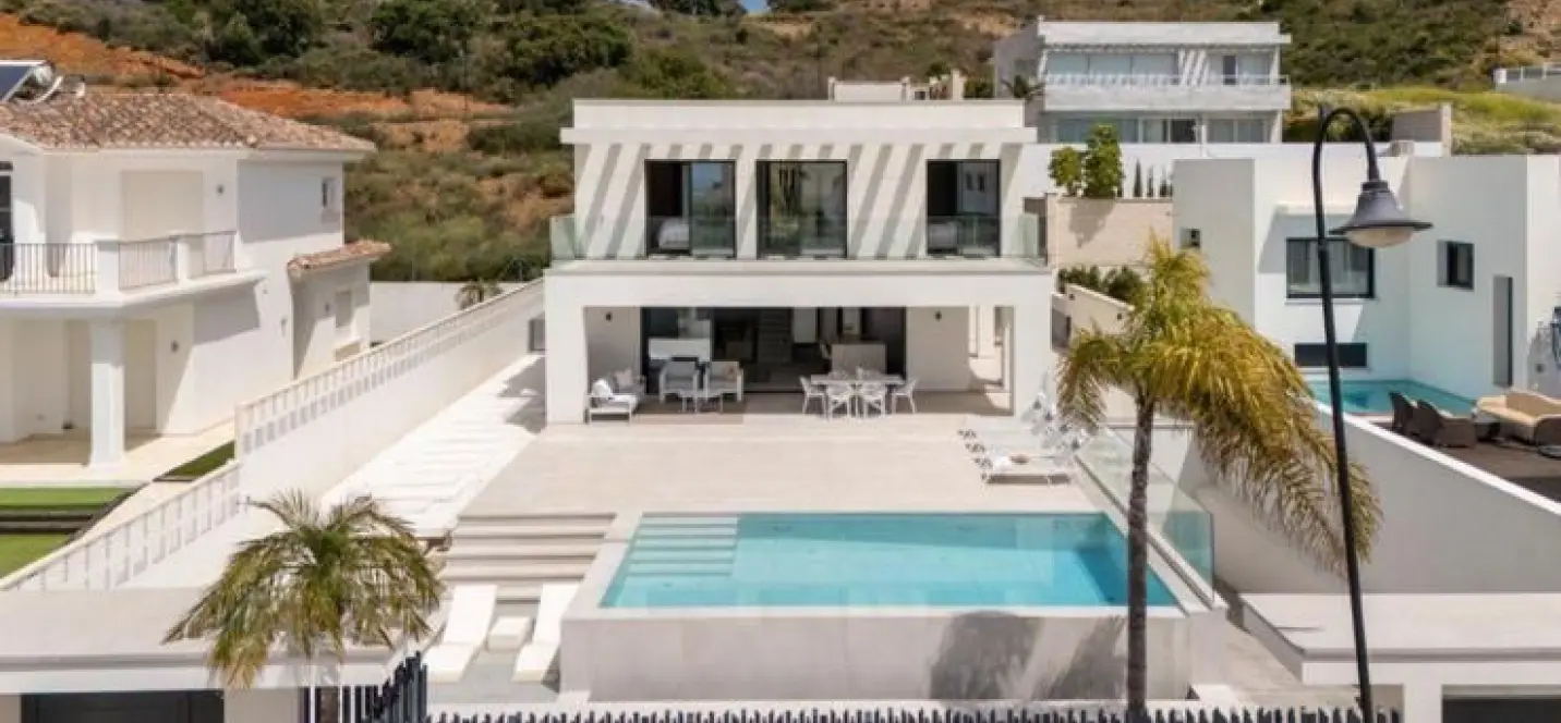 Продажа  отдельно стоящей виллы в La Cala de Mijas 1