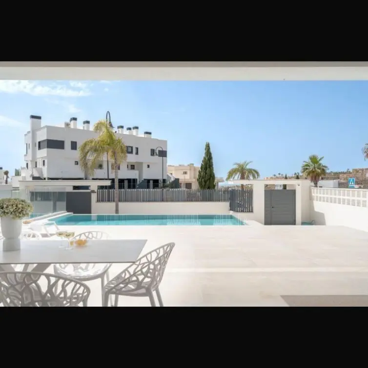 Продажа  отдельно стоящей виллы в La Cala de Mijas
