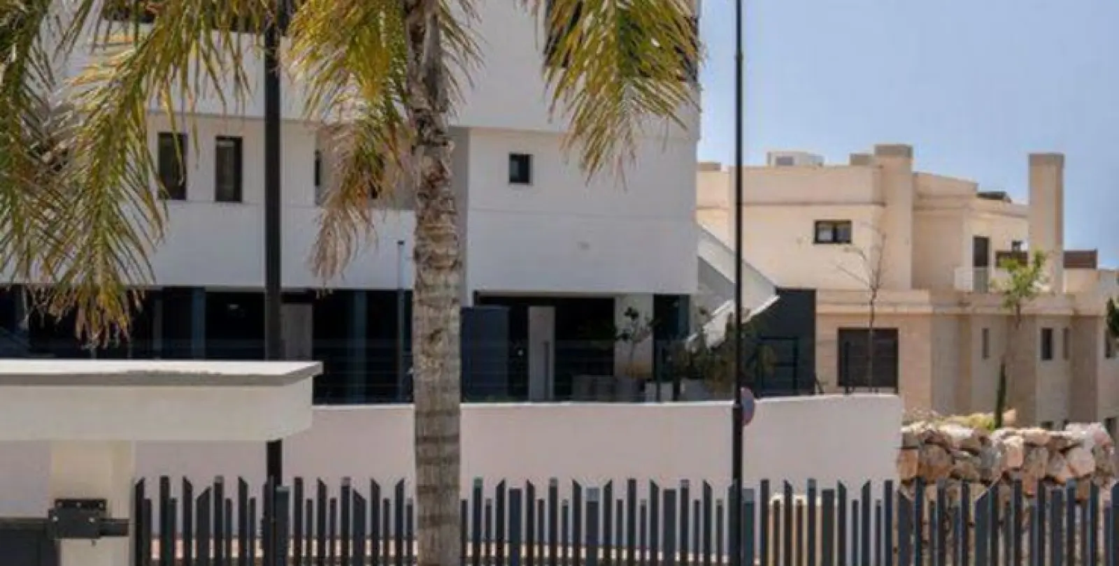 Продажа  отдельно стоящей виллы в La Cala de Mijas 10