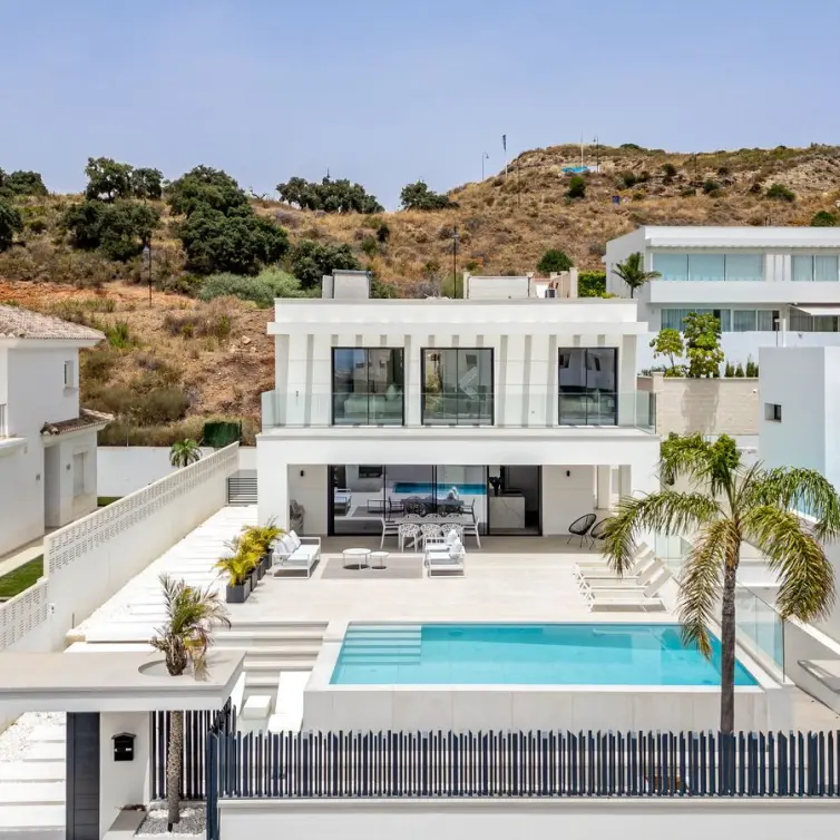 Продажа  отдельно стоящей виллы в La Cala de Mijas