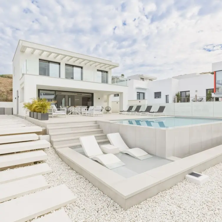 Продажа  отдельно стоящей виллы в La Cala de Mijas