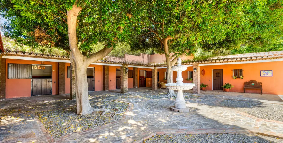 Venta de finca - cortijo en Coín 2