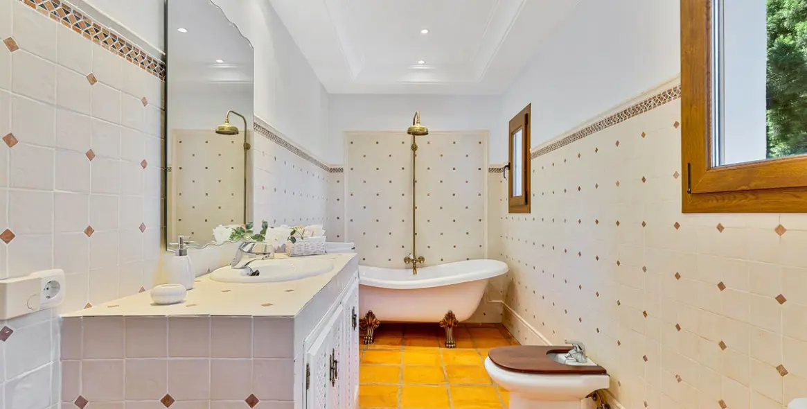 Venta de finca - cortijo en Coín 24