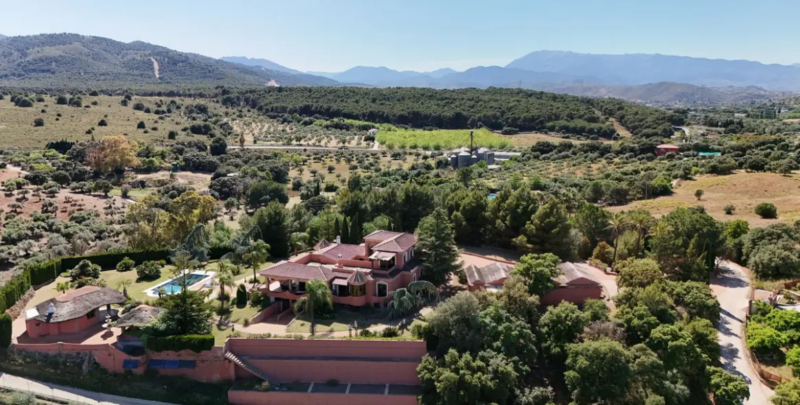 Venta de finca - cortijo en Coín 100