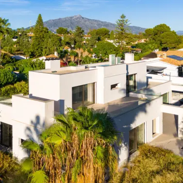 Venta de villa independiente en Guadalmina Baja