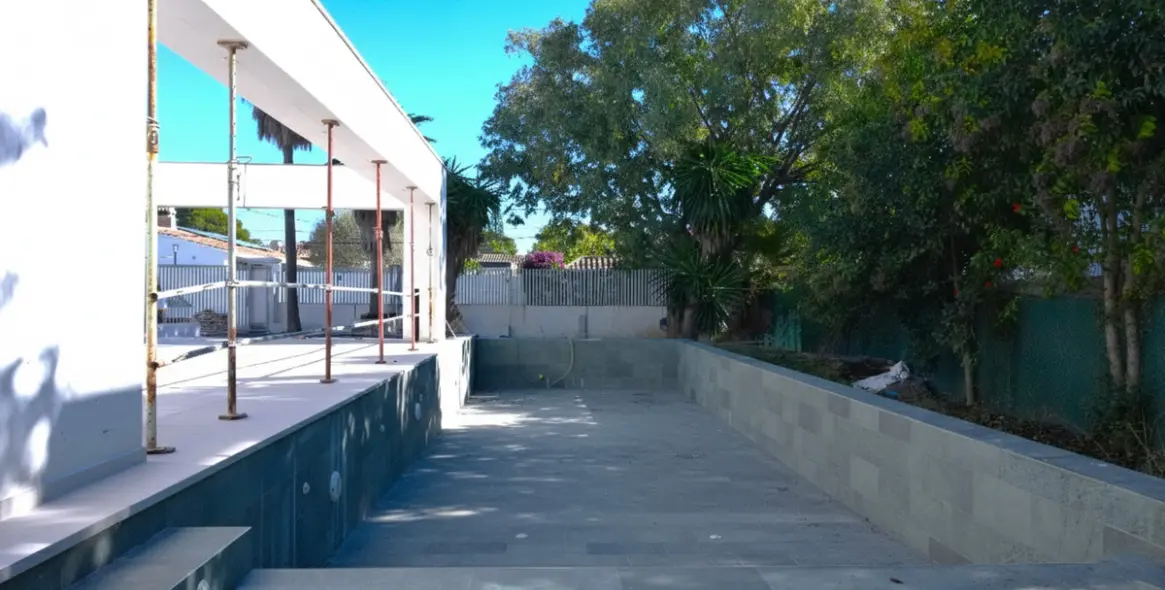 Venta de villa independiente en Guadalmina Baja 19