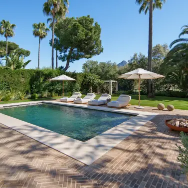 Venta de villa independiente en Nueva Andalucía