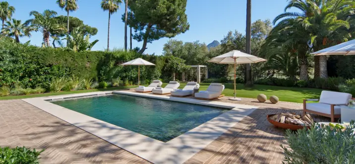 Venta de villa independiente en Nueva Andalucía 1