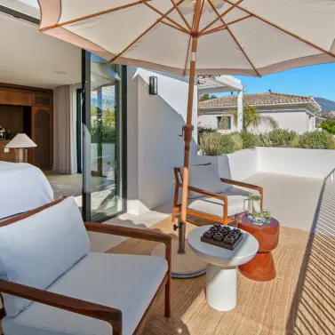 Venta de villa independiente en Nueva Andalucía