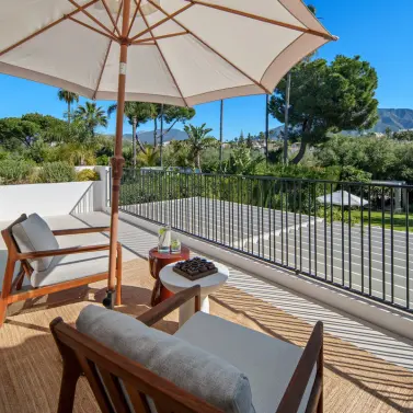 Venta de villa independiente en Nueva Andalucía