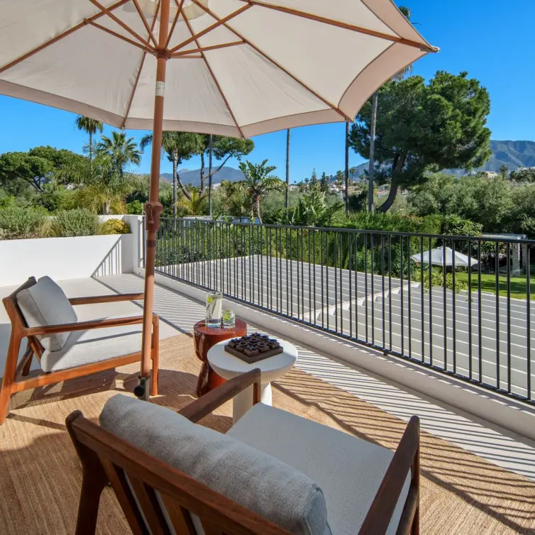Sale of detached villa in Nueva Andalucía