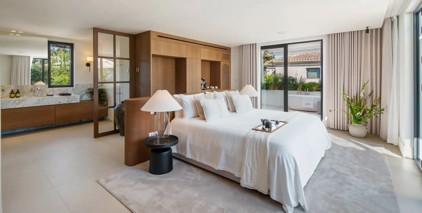 Sale of detached villa in Nueva Andalucía 11
