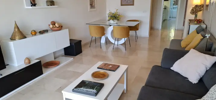 Short-term rent of middle floor apartment in Benahavís 3