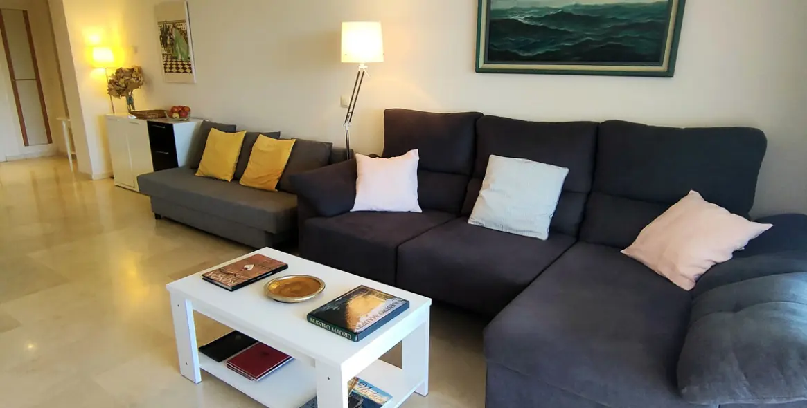 Short-term rent of middle floor apartment in Benahavís 5