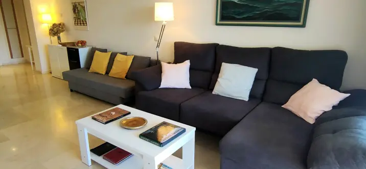 Short-term rent of middle floor apartment in Benahavís 4