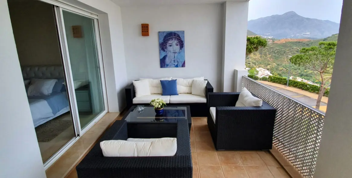 Short-term rent of middle floor apartment in Benahavís 7