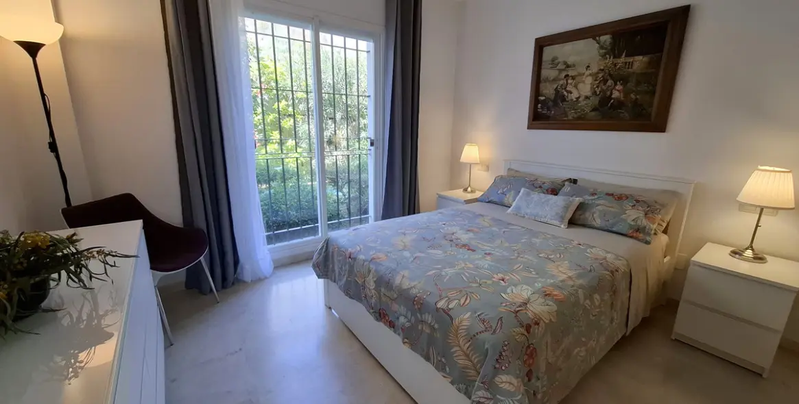 Short-term rent of middle floor apartment in Benahavís 17