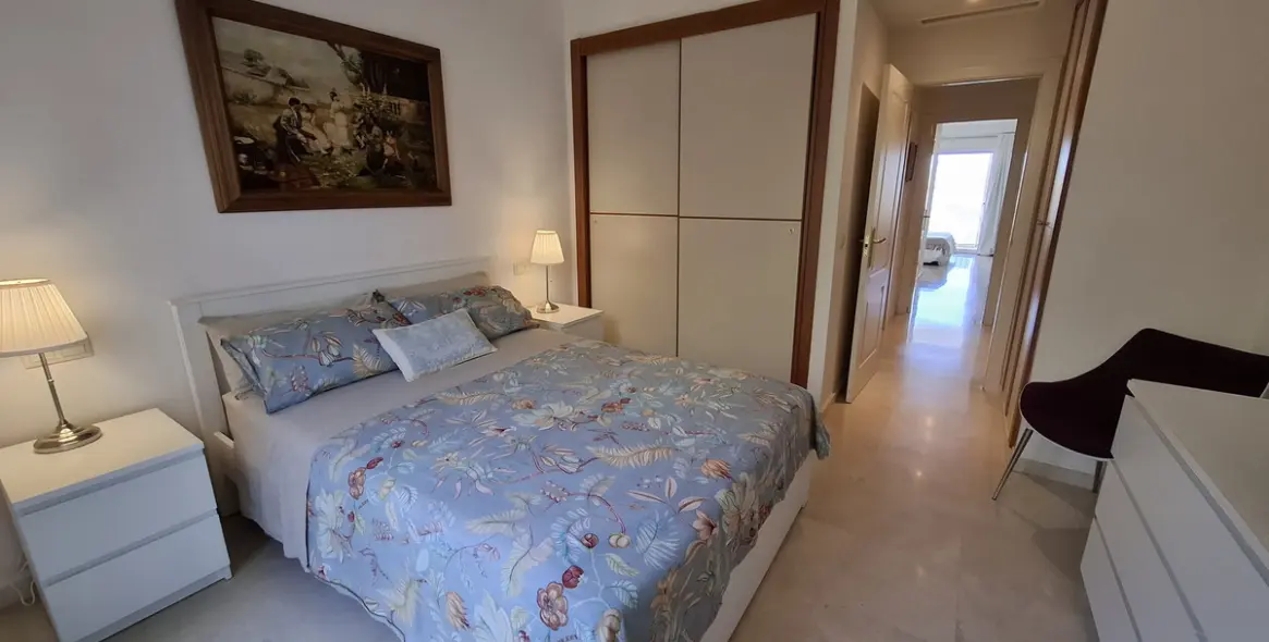 Short-term rent of middle floor apartment in Benahavís 18