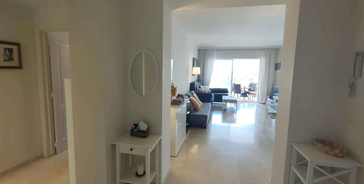 Short-term rent of middle floor apartment in Benahavís 21