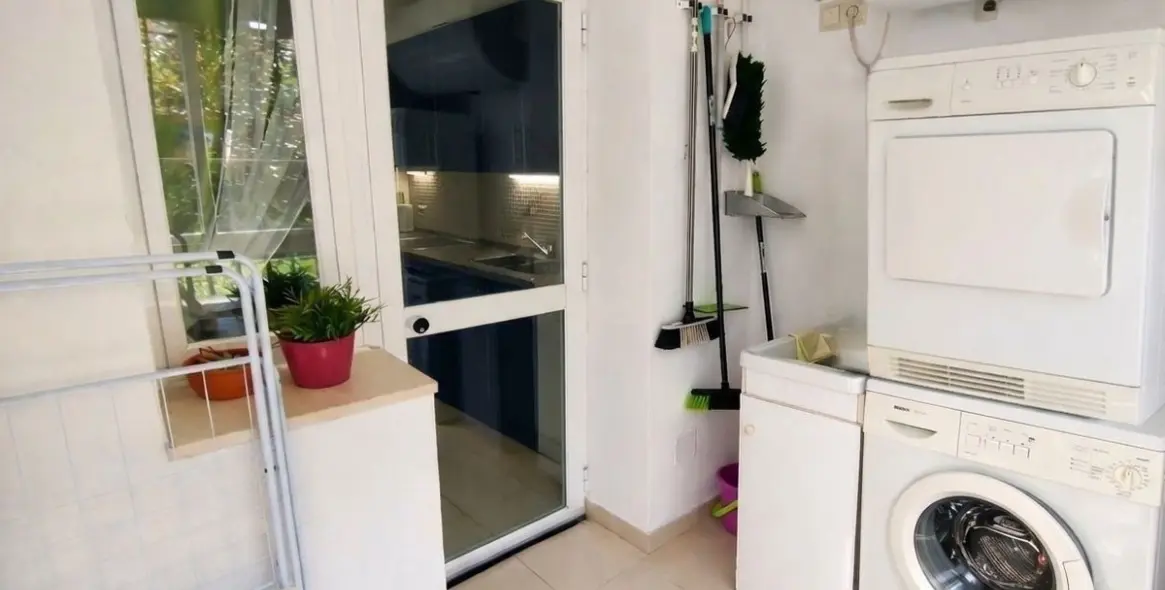 Short-term rent of middle floor apartment in Benahavís 24