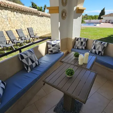 Alquiler a corto plazo de apartamento en planta baja en Benalmadena