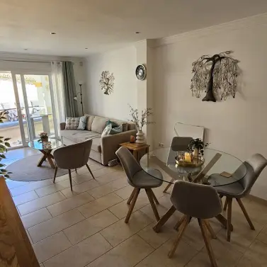Alquiler a corto plazo de apartamento en planta baja en Benalmadena